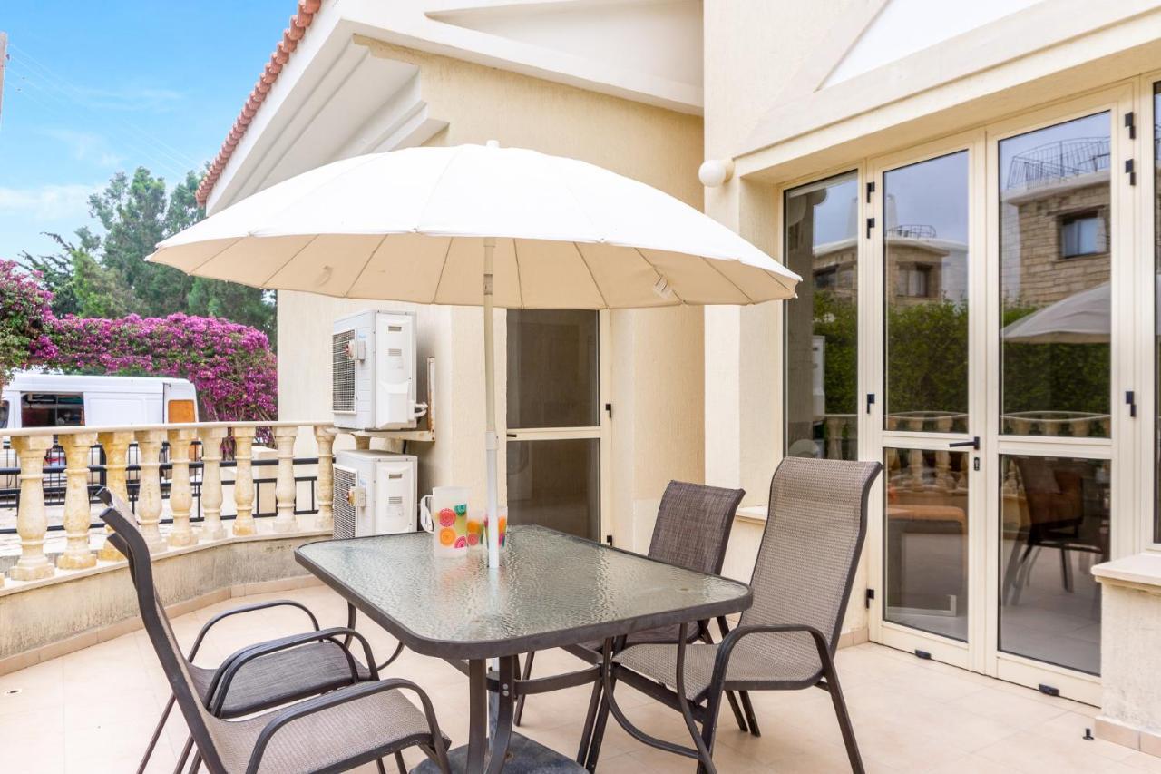 Villa Deja Blue By Ezoria Villas Coral Bay Buitenkant foto