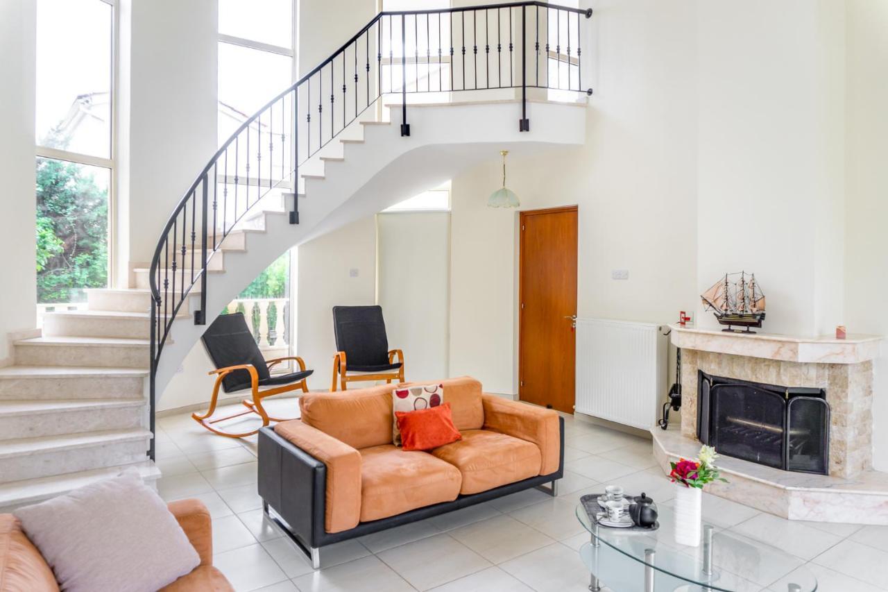 Villa Deja Blue By Ezoria Villas Coral Bay Buitenkant foto