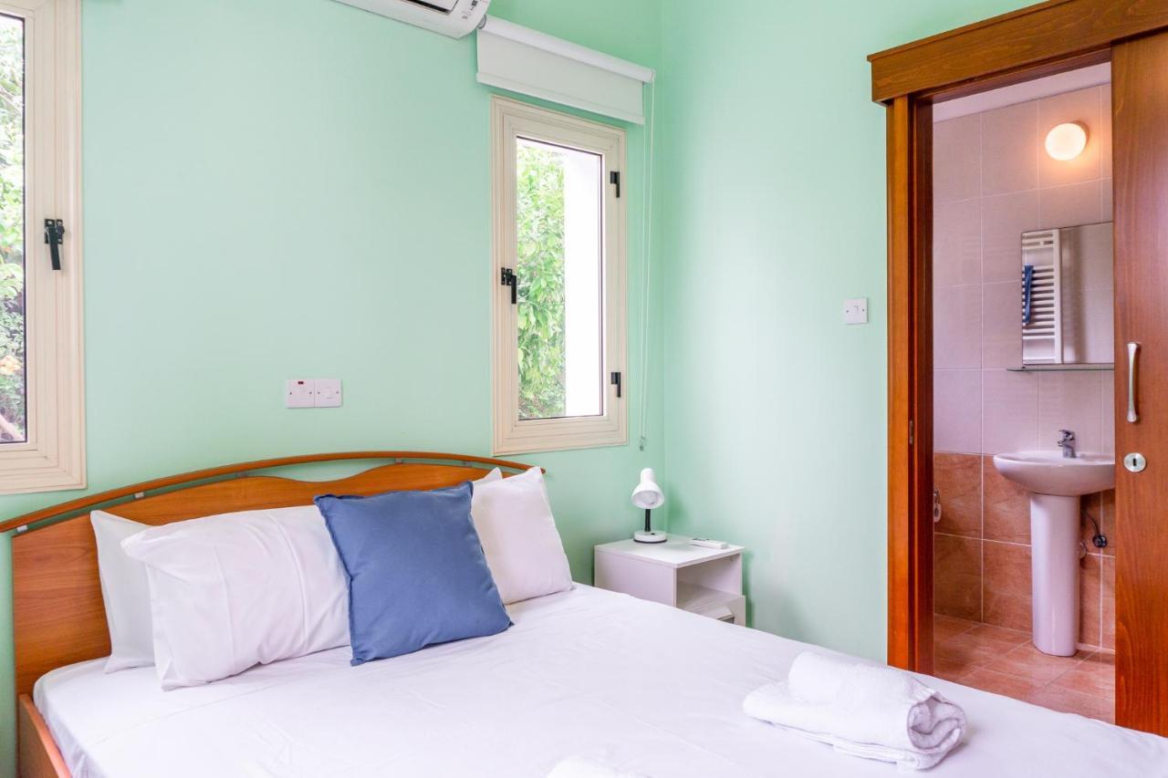 Villa Deja Blue By Ezoria Villas Coral Bay Buitenkant foto